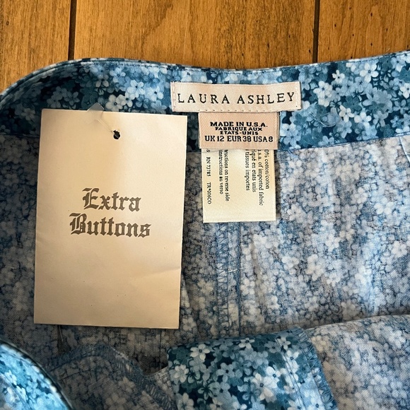 Vintage Laura Ashley Floral Cropped Pants (Size 8) - Picture 3 of 9